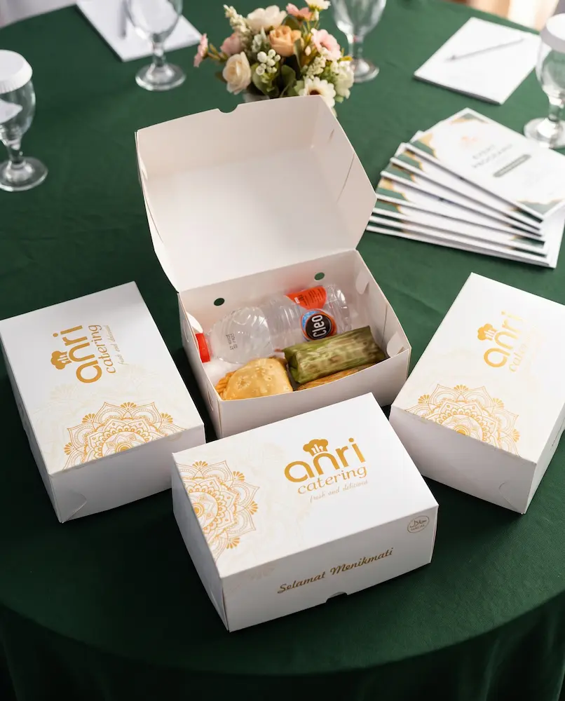 Detail isi snack box Anri Catering, katering Makassar